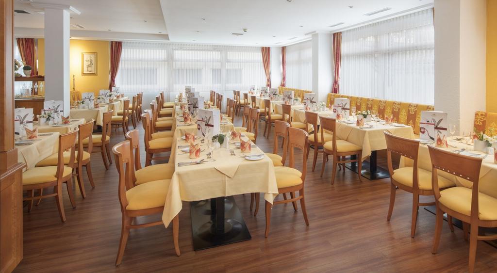 Hotel Schweizer Hof Thermal Und Vital Resort (Adults Only) บาดฟึสซิง ภายนอก รูปภาพ