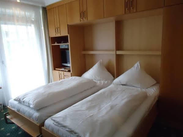 Hotel Schweizer Hof Thermal Und Vital Resort (Adults Only) บาดฟึสซิง ภายนอก รูปภาพ